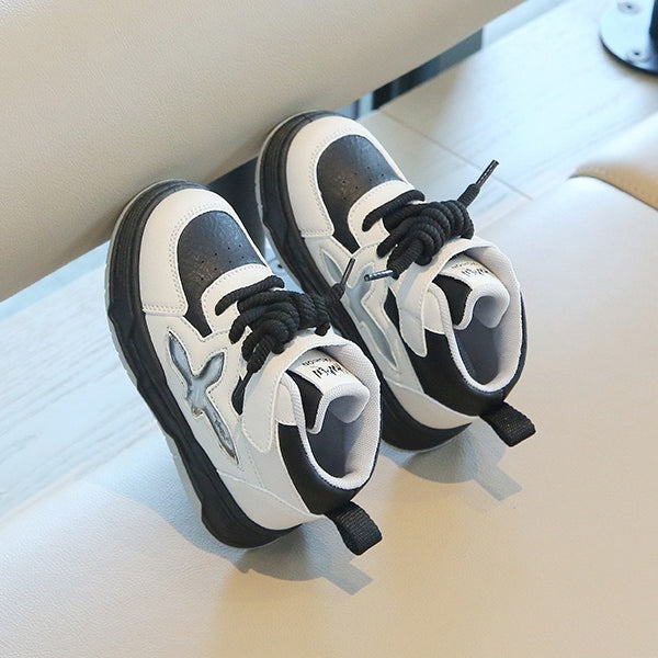 HTX685 - Black | Kids Sneakers