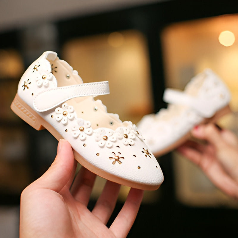 K17 - White | Girls Flats
