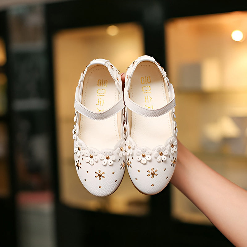 K17 - White | Girls Flats