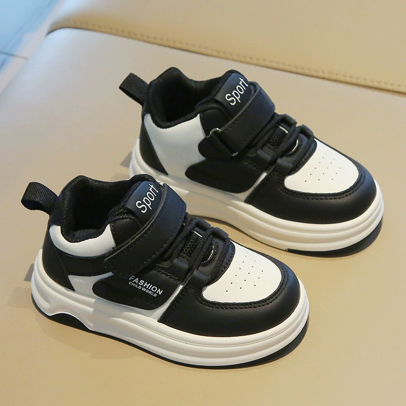 HTX676 - Black | Kids Sneakers
