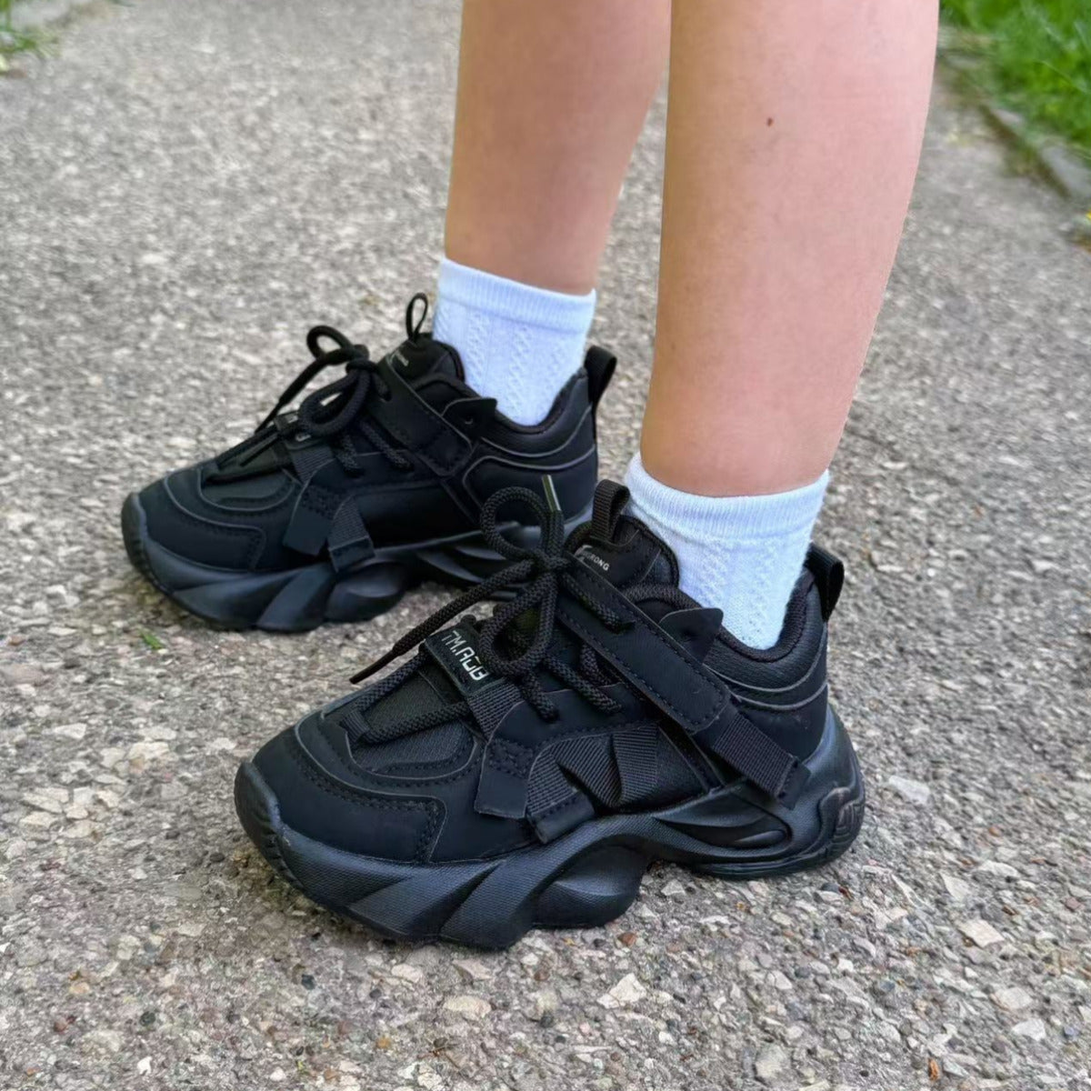 X8119 - Black | Kids Sneakers